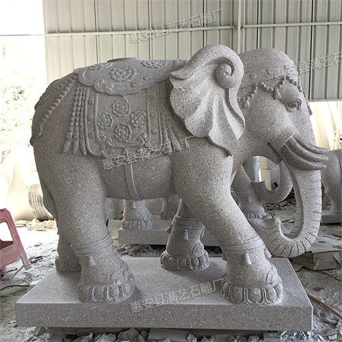 台州普泽寺2.8米高六牙石雕大象顺利安装