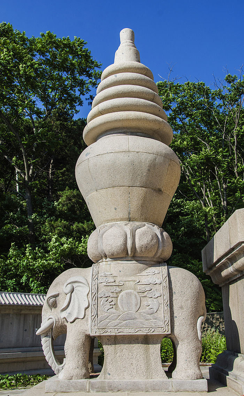 千山香岩寺石雕大象造型与众不同