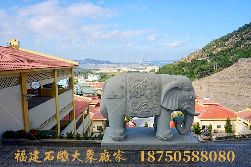 漳州的寺庙古建与石雕大象别具一格