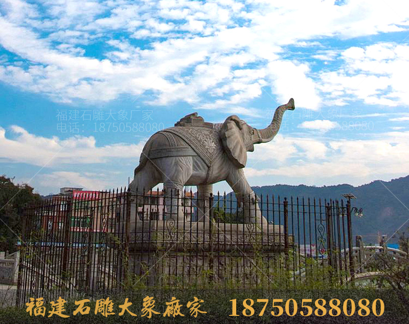 广东南华寺里的石雕大象造型是翘鼻石象