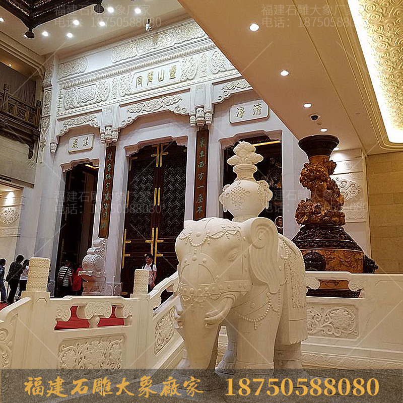 灵山梵宫里的石雕大象造型