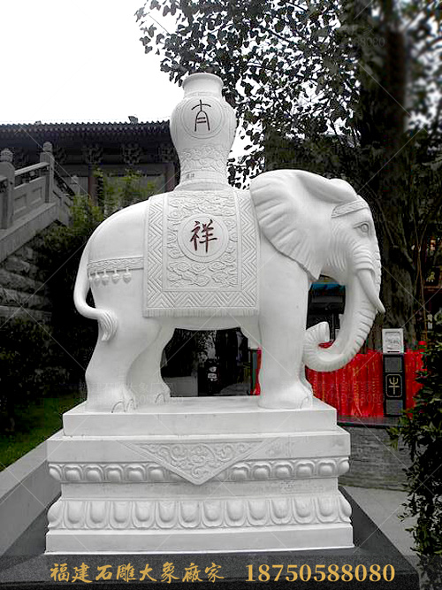 广西寺庙里的石雕大象造型图片