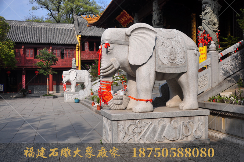 石雕大象造型里的藏传文化