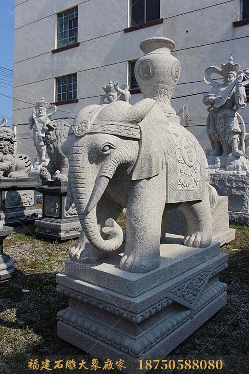 石雕大象背上背着的物品都有什么寓意？