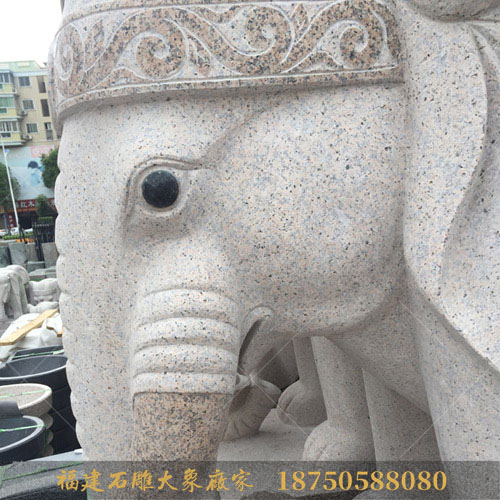 红色石雕大象的常用石材