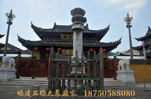 浙江惠力寺里的石雕大象造型