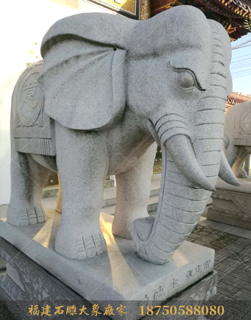 观江南寺庙石雕大象有感