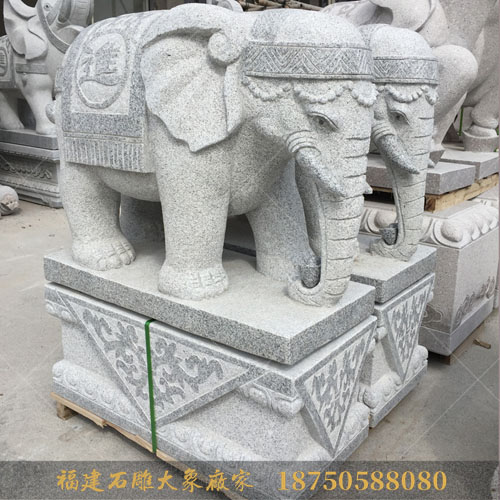 石雕大象黑色的眼睛是如何雕刻的？
