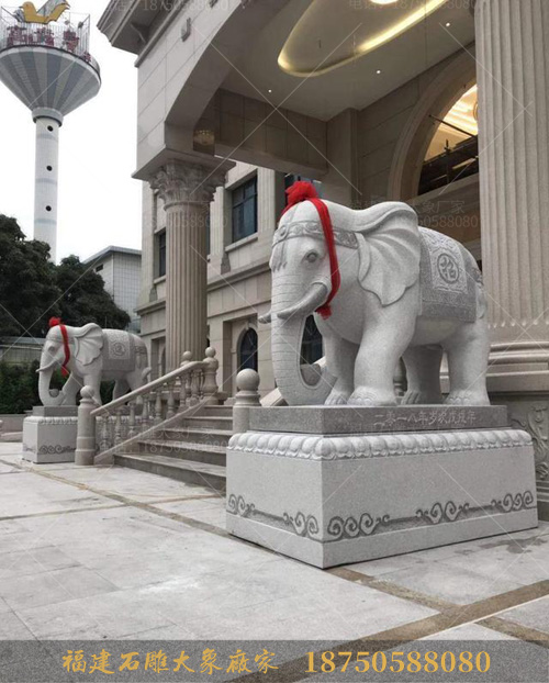 石雕大象和石雕狮子哪个更适合摆放在酒店门口