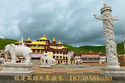 藏传佛教的石雕大象背上为什么要驮着猴子？