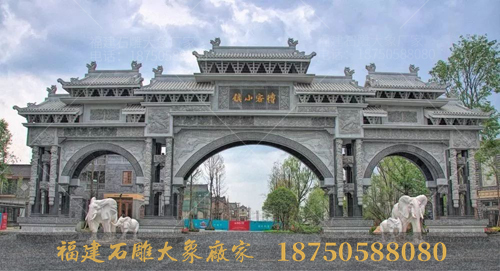 子母石雕大象现身成都博客小镇