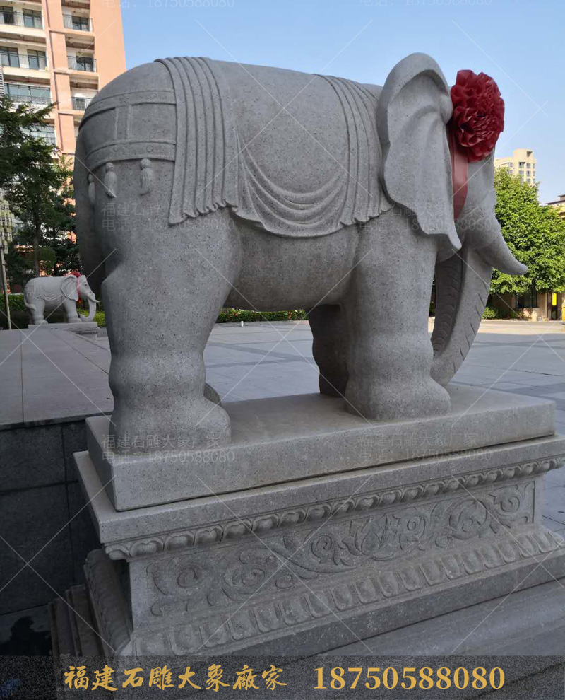 石材大象绑的大红花有什么寓意？