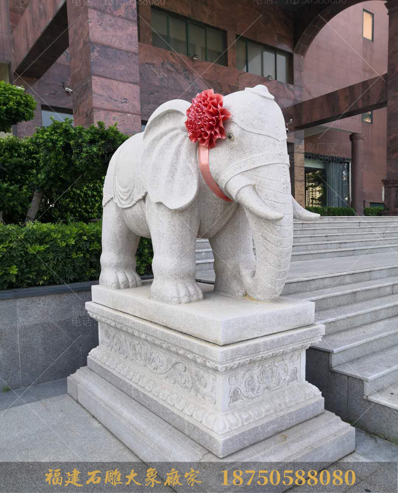 石材大象绑的大红花有什么寓意？