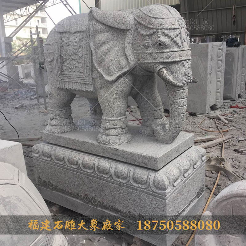 汕头青云禅寺里的石雕大象造型各不相同