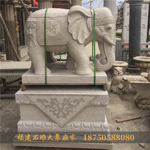 石雕大象：商业场所的财富象征