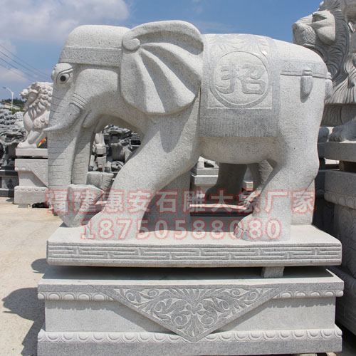 一对石雕大象身上常见的素材元素有哪些？