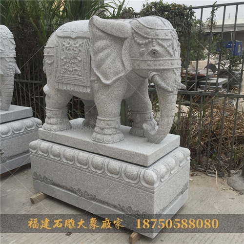 石雕大象与石雕狮子
